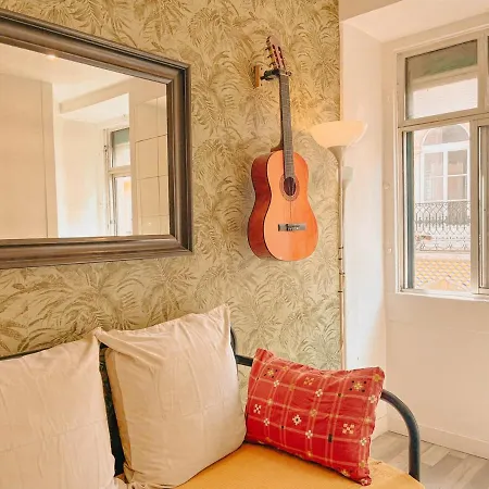 Charming Local Flat Near Sao Bento Palace Apartment *