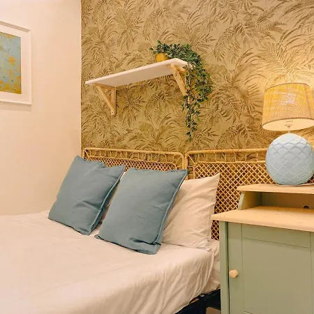 Apartment Charming Local Flat Near Sao Bento Palace *