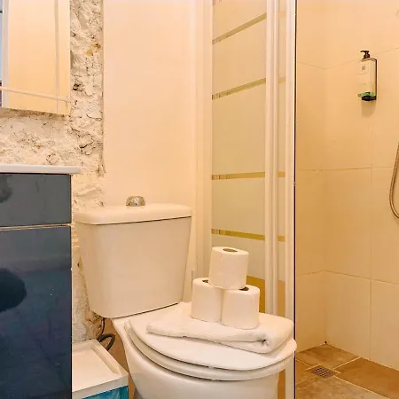 Charming Local Flat Near Sao Bento Palace *