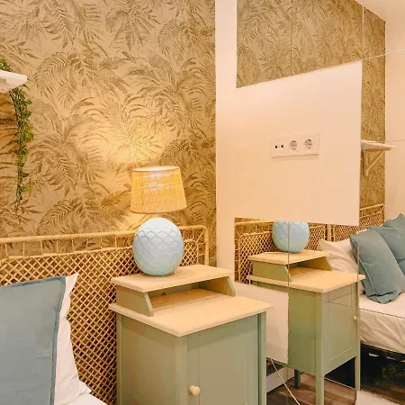 Apartment Charming Local Flat Near Sao Bento Palace