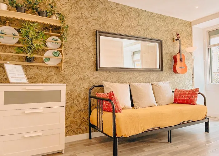 Charming Local Flat Near Sao Bento Palace *