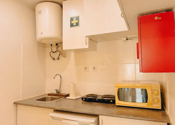 Charming Local Flat Near Sao Bento Palace Lisboa