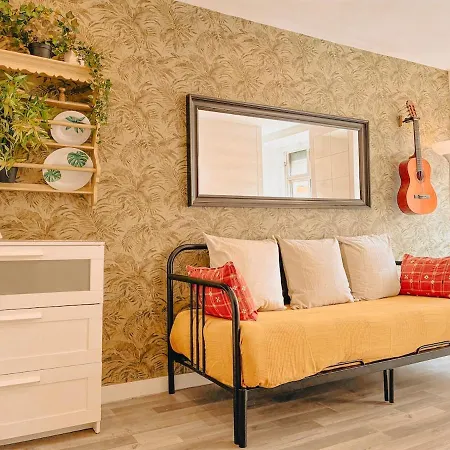 Charming Local Flat Near Sao Bento Palace *